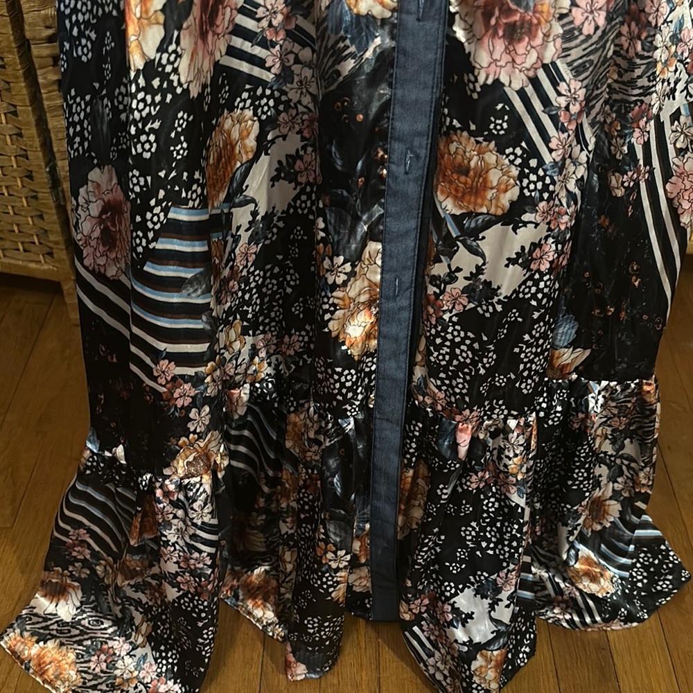 Floral Navy Maxi Dress - Picture 5 of 16